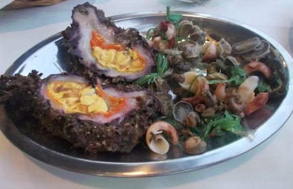 Volos & Mount Pelion - Gastronomy Tours fouskes an iodine-rich seashell eaten raw